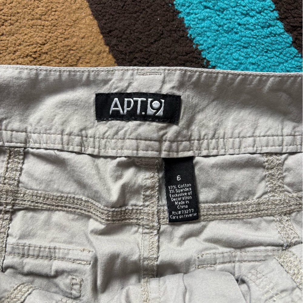 Apt. 9 Light Khaki Cargo Capris - Picture 5 of 11